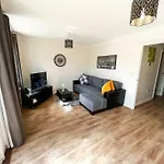 4 Bedroom House For Contractors,Family,Free Parking,Study,Internet In Ipswich